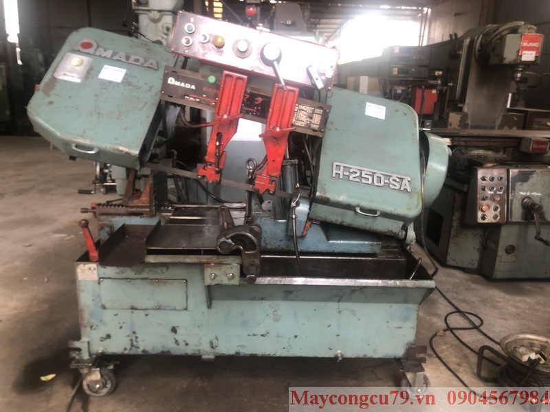 máy cưa vòng amada HA-250-SA www.maycongcu79.vn